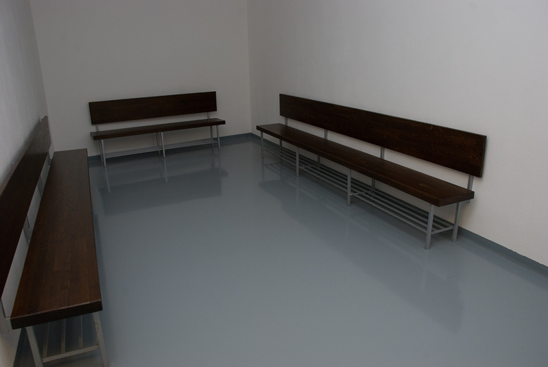 �atne pri telocvi�ni