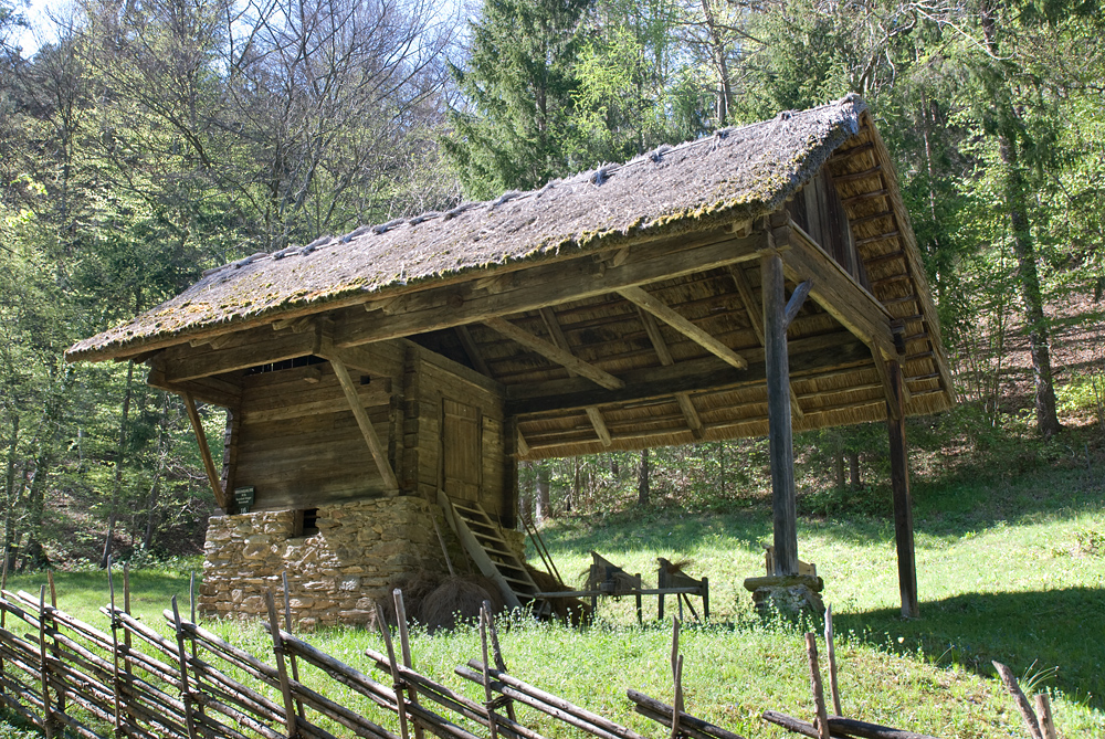 <a href='http://www.freilichtmuseum.at/index.php?option=com_content&task=view&id=299'>Kiln & roofed worplace</a>, 19th century, Steiermark