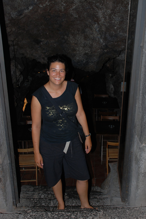 Andreanne from Canada, my roommate at the hostel, at the entrance of the hostel cave