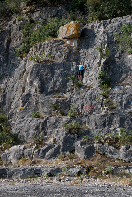 Lezeck skaly v Rovinji - keka Yellow Rock nado mnou
