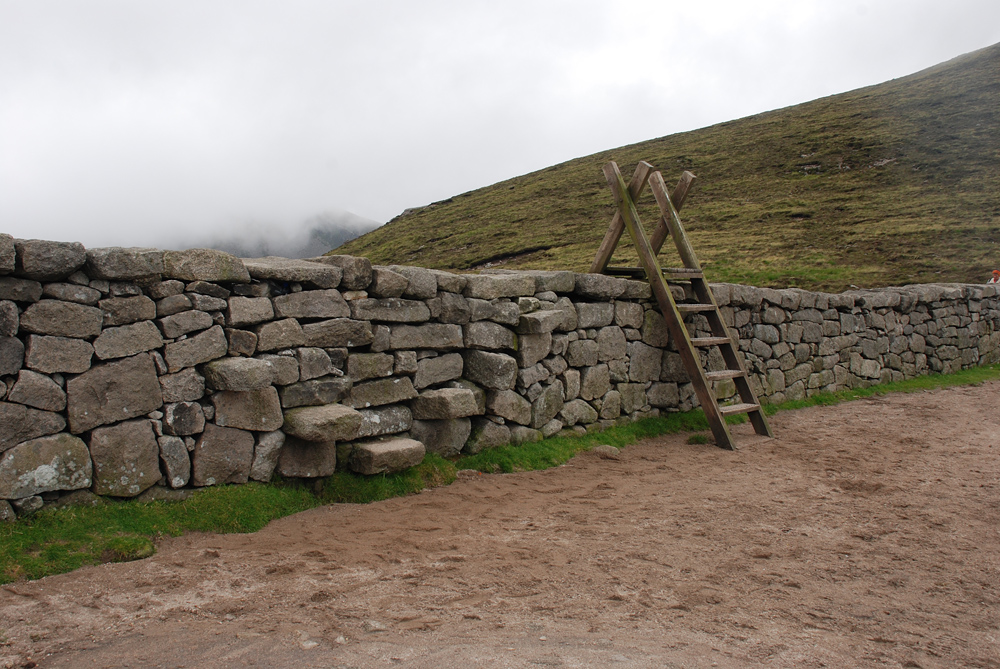This is up there, stile through Mourne wall, now turn left and continue up ...